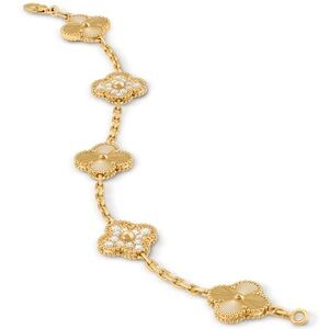 Brand New! Gold Clover Bracelet